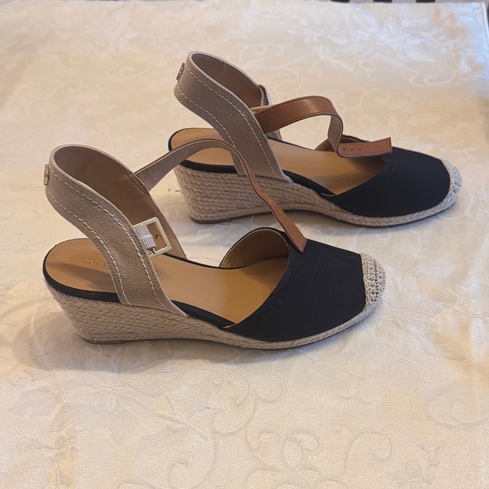 Tommy Hilfiger Black and Tan Wedge Espadrille Sandals